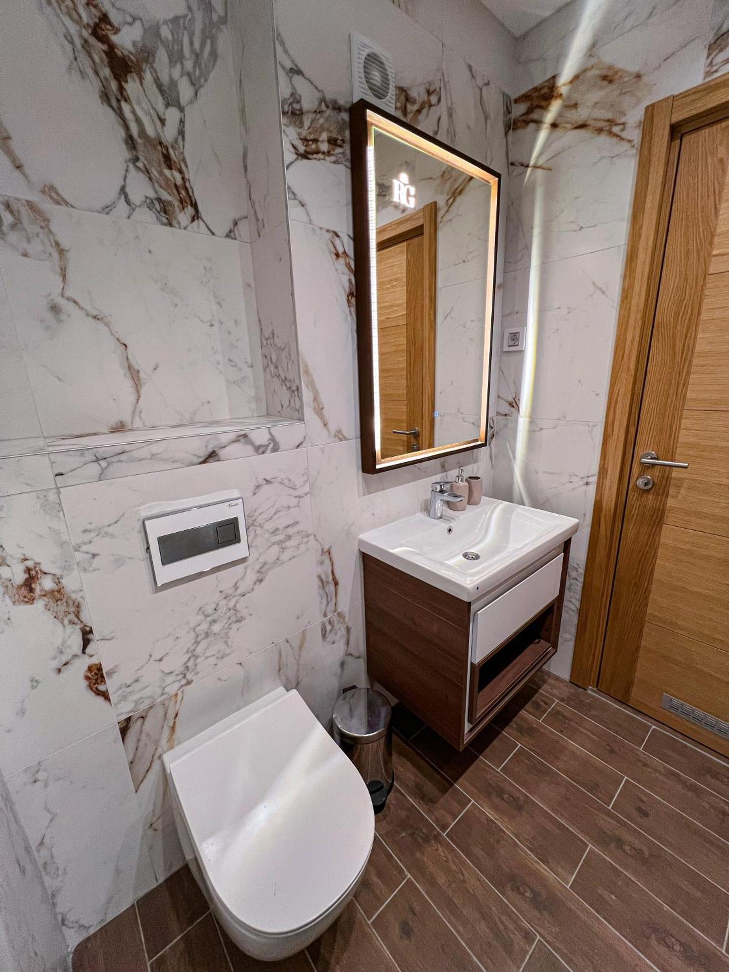 Apartment Zlatilux *